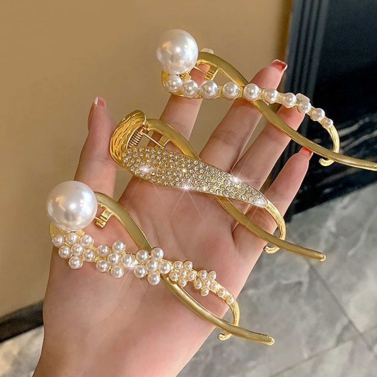 Elegant Glitter Pearl Hair Cli - Lifestyle Of Korean recension och pris